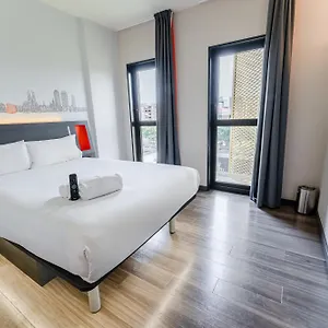 ** Ξενοδοχείο Easyhotel Barcelona Fira Ισπανία